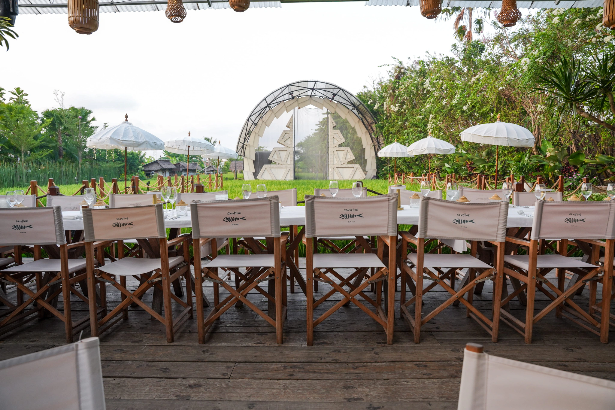 Restaurant with rice field views in Seminyak at Sardine